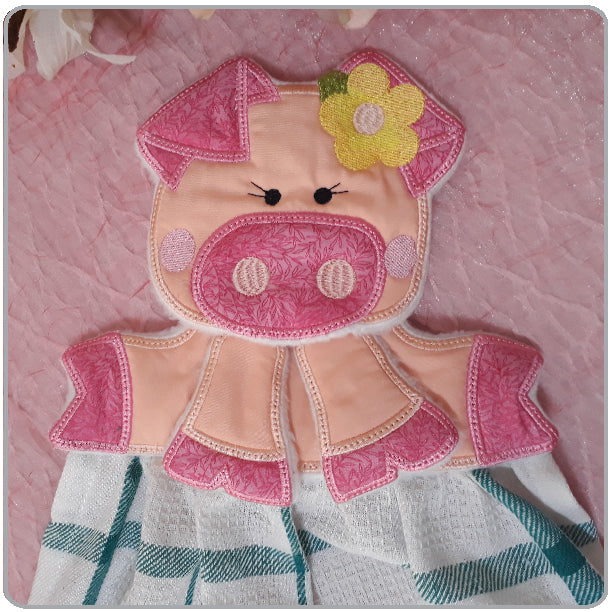 EW199 ITH Farm Animal Snap Towel Toppers