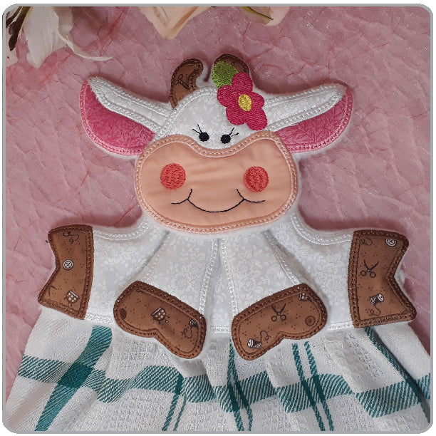 EW199 ITH Farm Animal Snap Towel Toppers