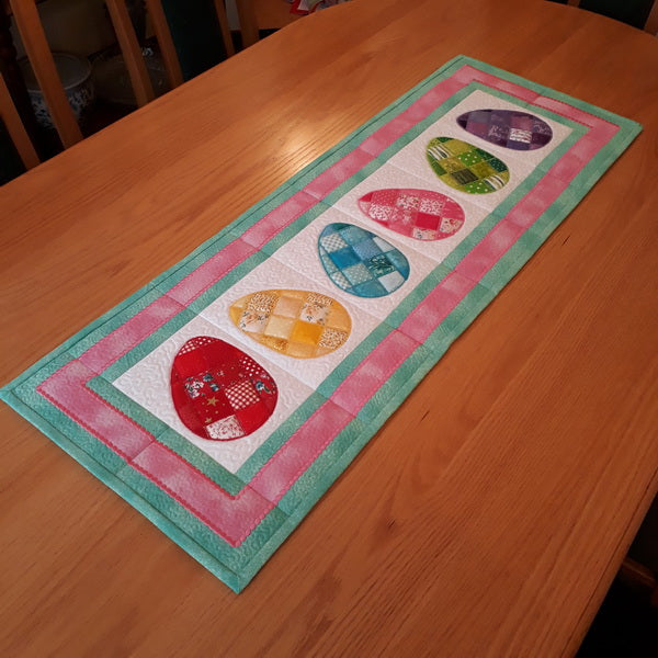 EW211 Quilted Easter Table Runner