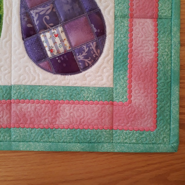 EW211 Quilted Easter Table Runner