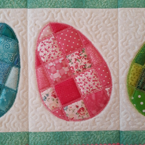 EW211 Quilted Easter Table Runner