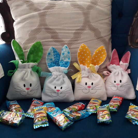 EW212  ITH Bunny Treat Bags