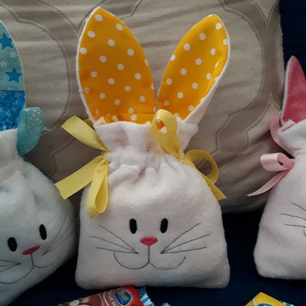 EW212 ITH Bunny Treat Bags