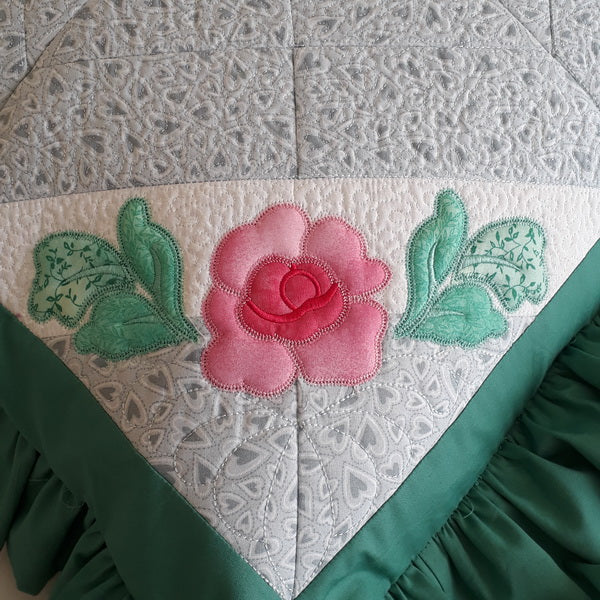 EW220 Rose Quilt