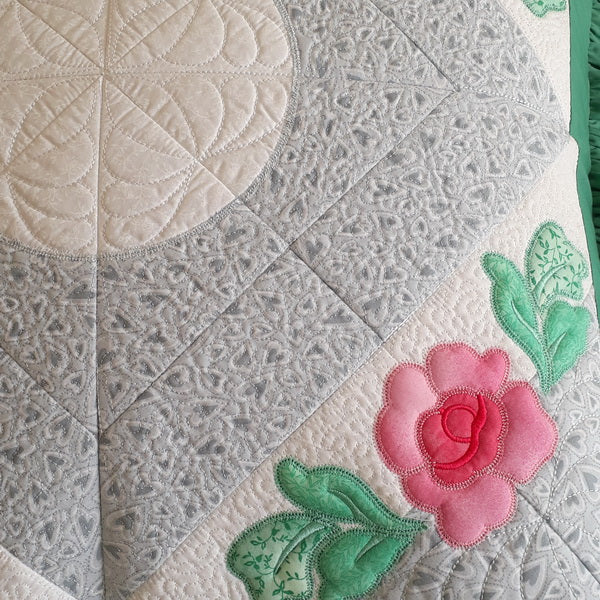 EW220 Rose Quilt