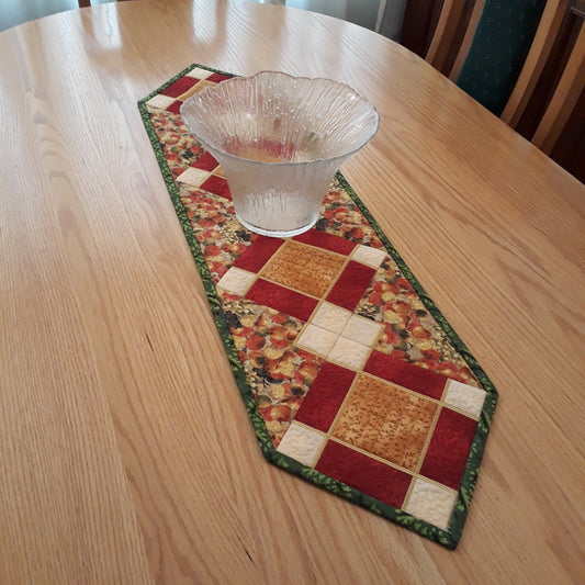 EW225  Quilted Fall Table Runner