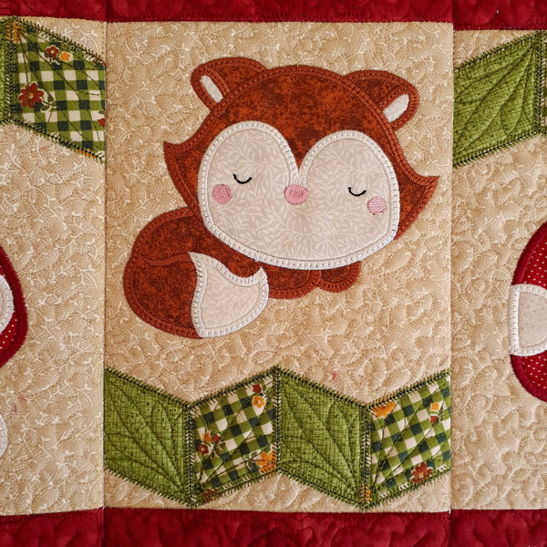 EW226 Country Charm Table Runner
