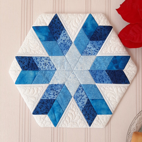 EW241 Snowflake Table Topper