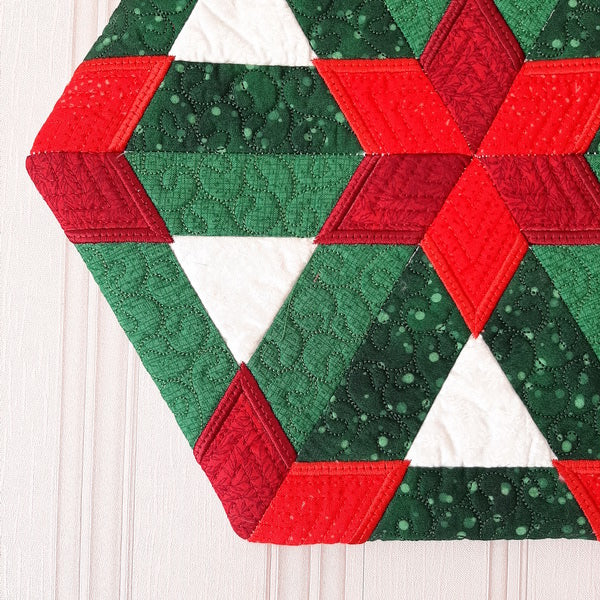 EW242 Christmas Table Topper