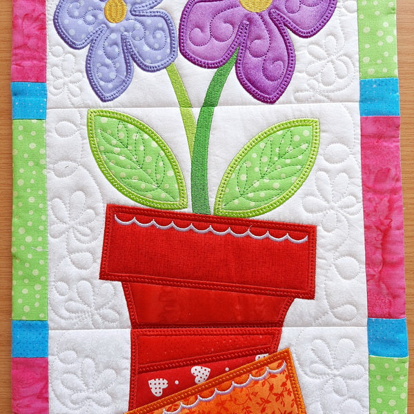 EW247 Flower Pot Stack Mini Quilt