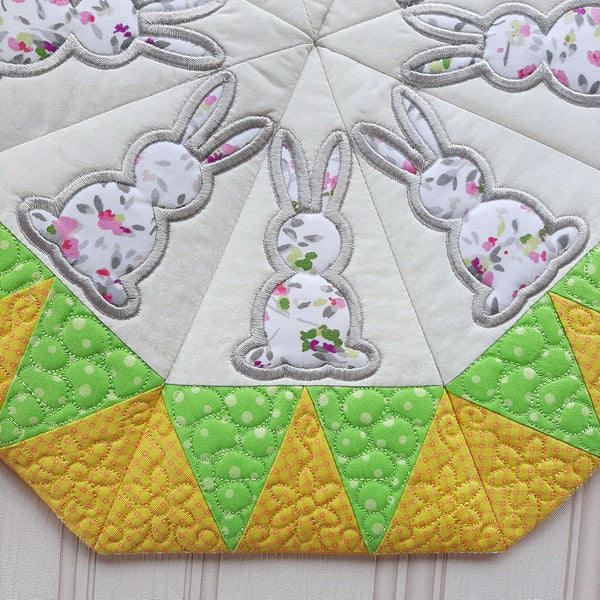 EW257 IHQ Bunny Cookie Crumb Catcher