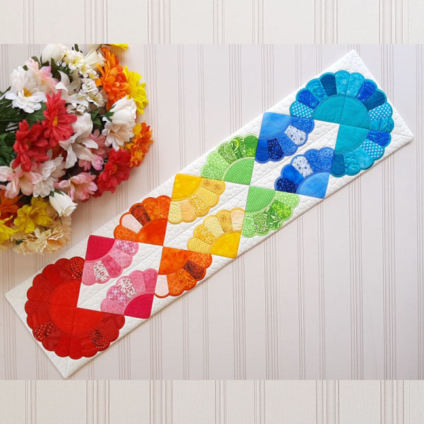 EW258 IHQ Dresden Table Runner