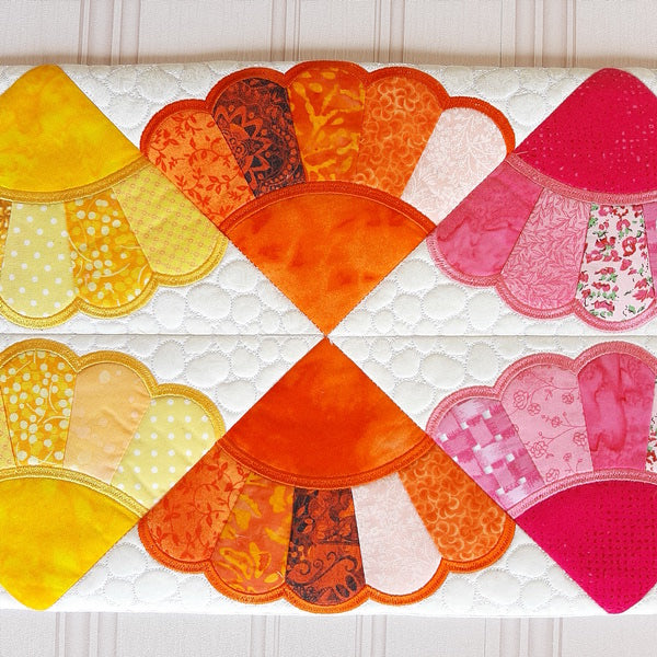 EW258 IHQ Dresden Table Runner