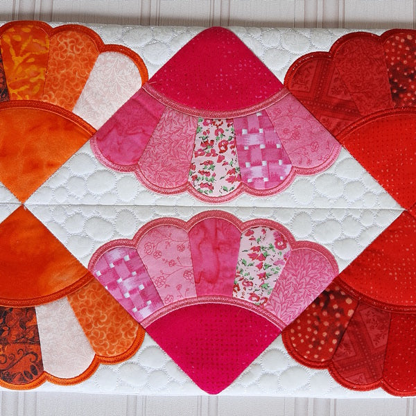 EW258 IHQ Dresden Table Runner