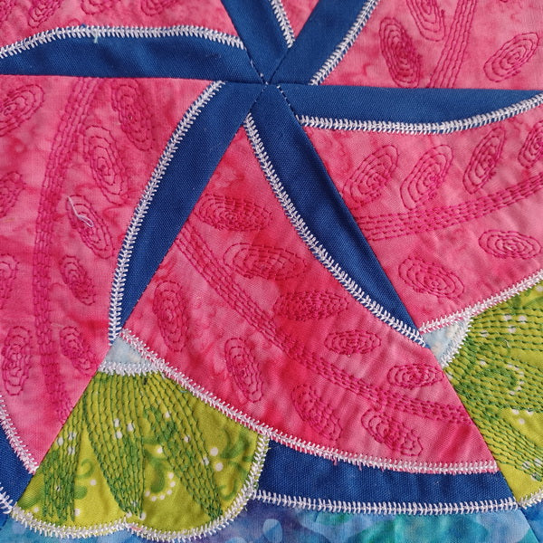 EW291 Kaleidoscope Fantasy Hexagon Block 2