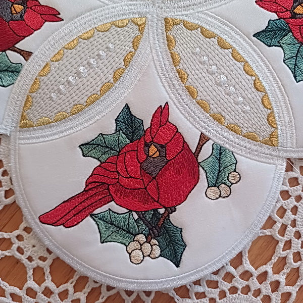 EW326 Cardinal Cookie Crumb Catcher