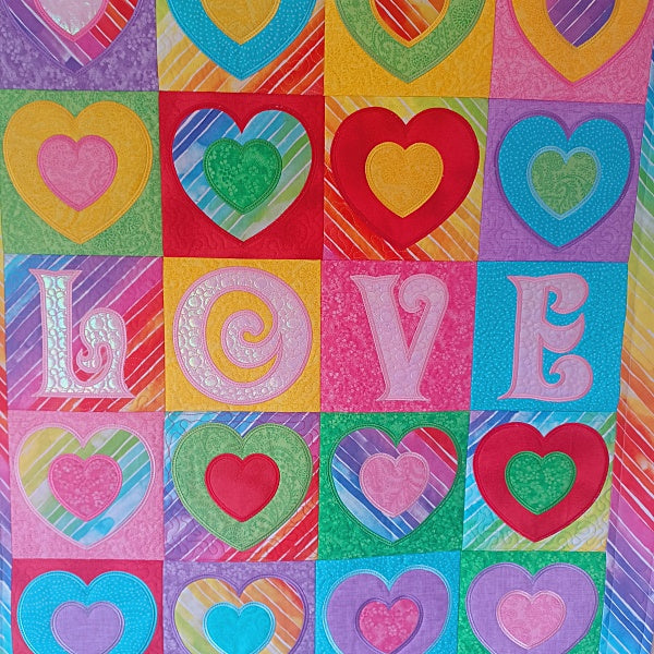 EW344 Hearts Love Quilt