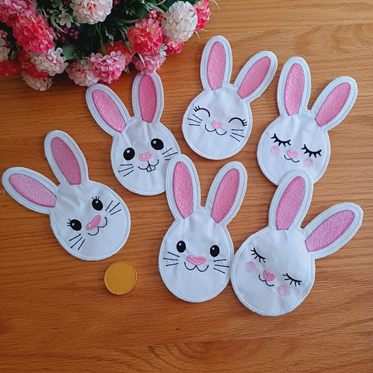 EW345  ITH Bunny Zipper Treat Pockets