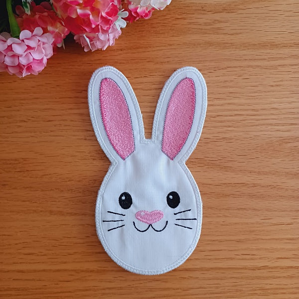 EW345 ITH Bunny Zipper Treat Pockets