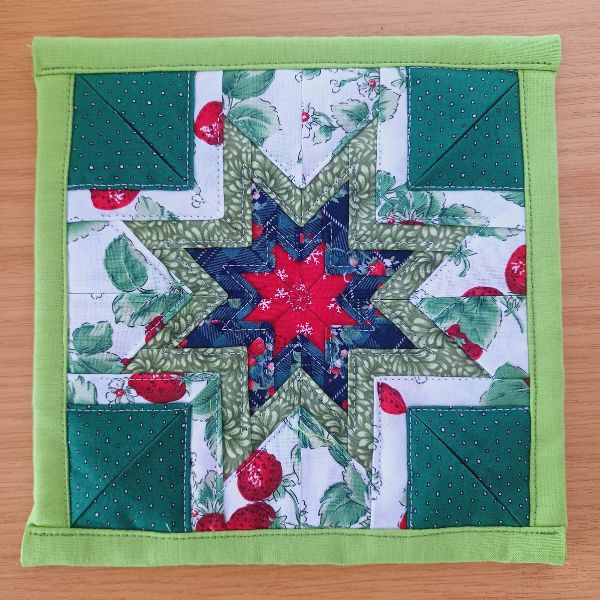 EW352 Folded Star Trivets