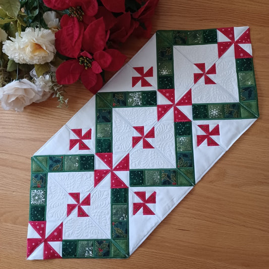 EW386  Peppermint Christmas Table Topper