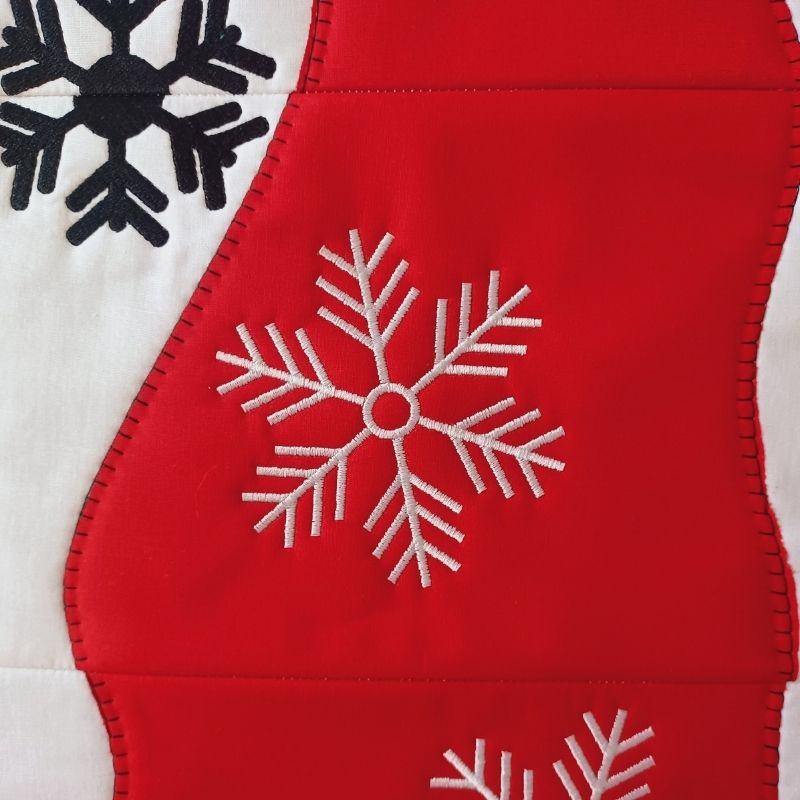 EW390 Gnome for the Holidays Hanger