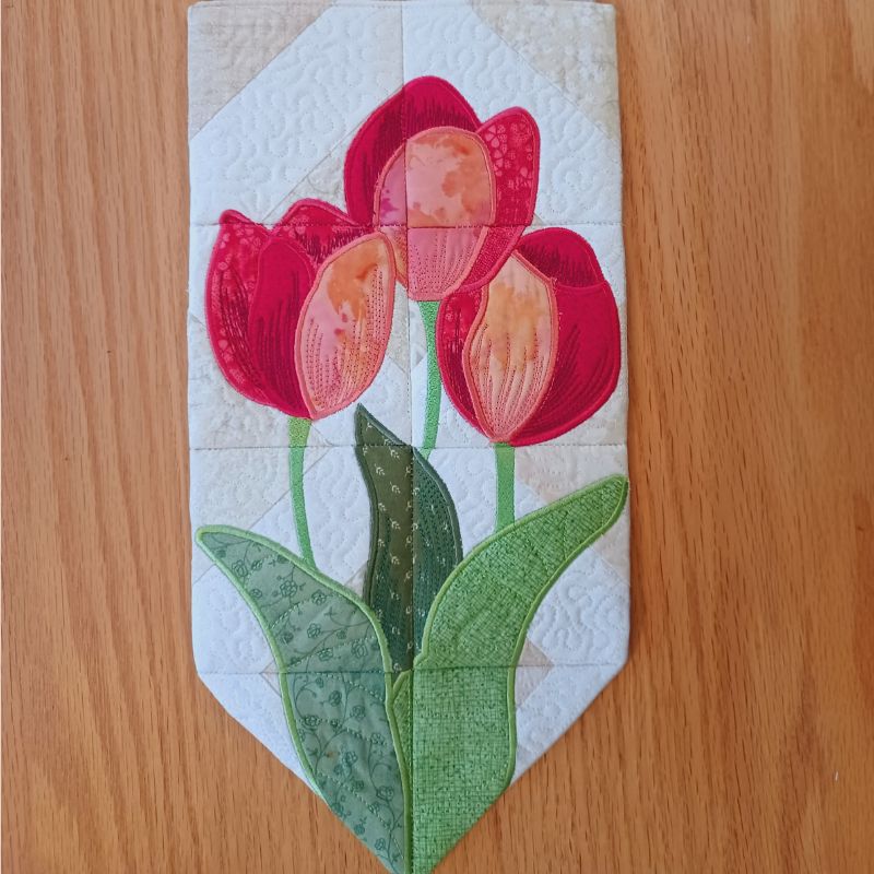 EW399 ITH Tulips Garden Flag