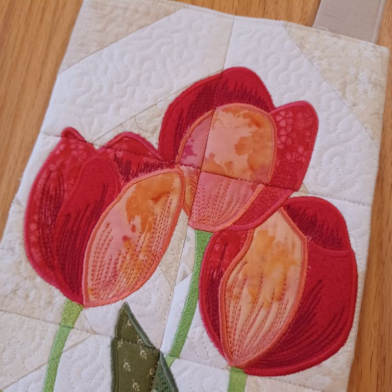 EW399 ITH Tulips Garden Flag
