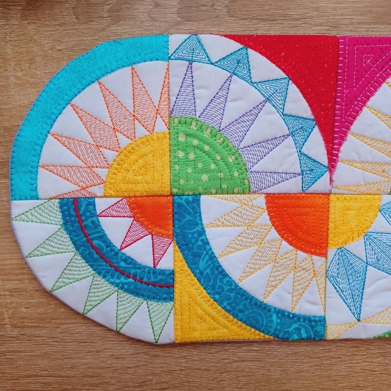 EW415 Medallion Table runner