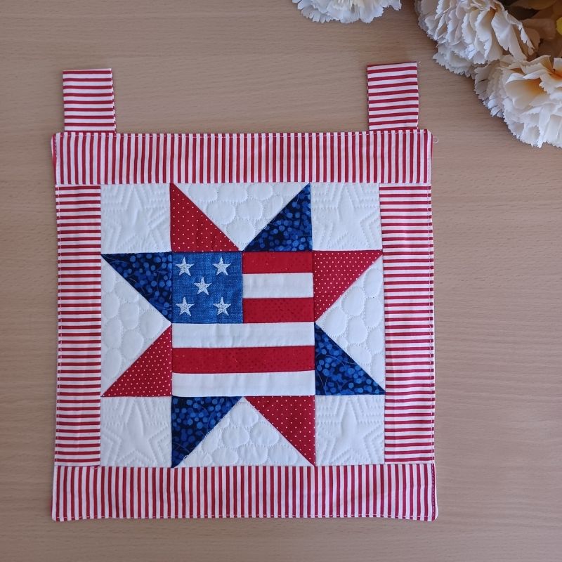 EW444 - Patriotic Mini Hanger