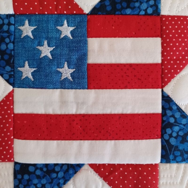 EW444 - Patriotic Mini Hanger