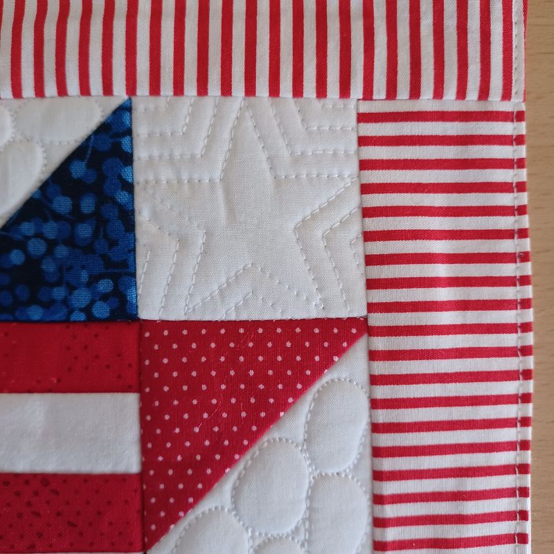EW444 - Patriotic Mini Hanger