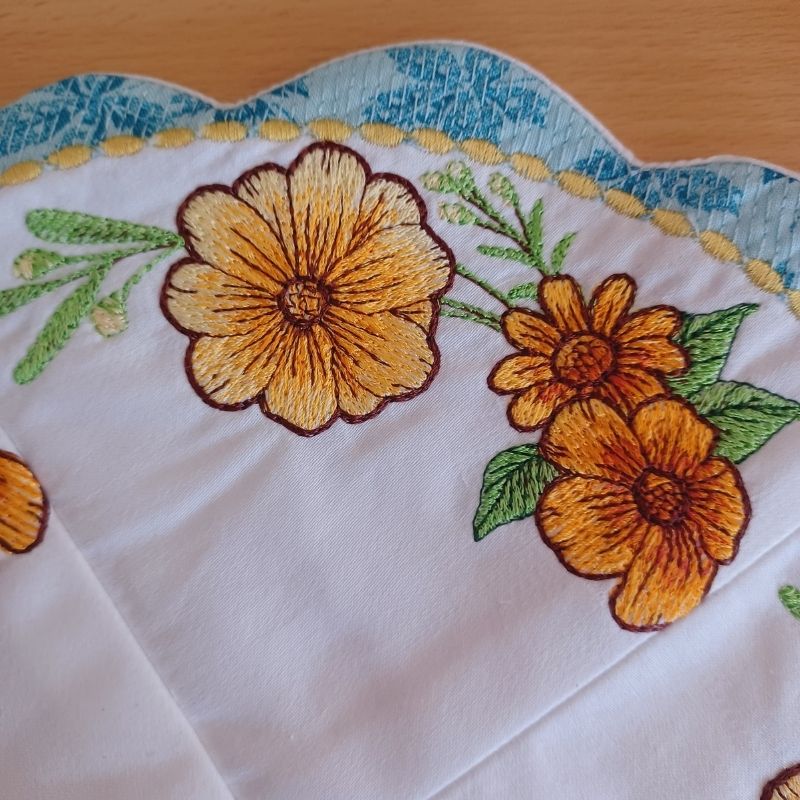 EW450 - Daisy Chain Topper