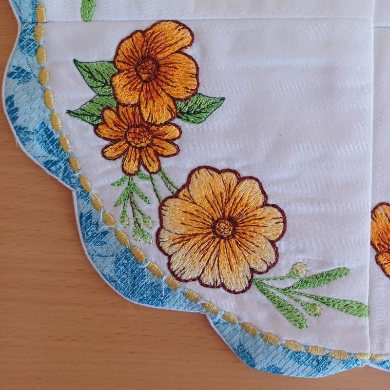 EW450 - Daisy Chain Topper