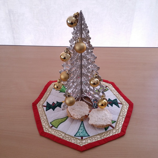EWC145 Quilted Mini Tree Skirts