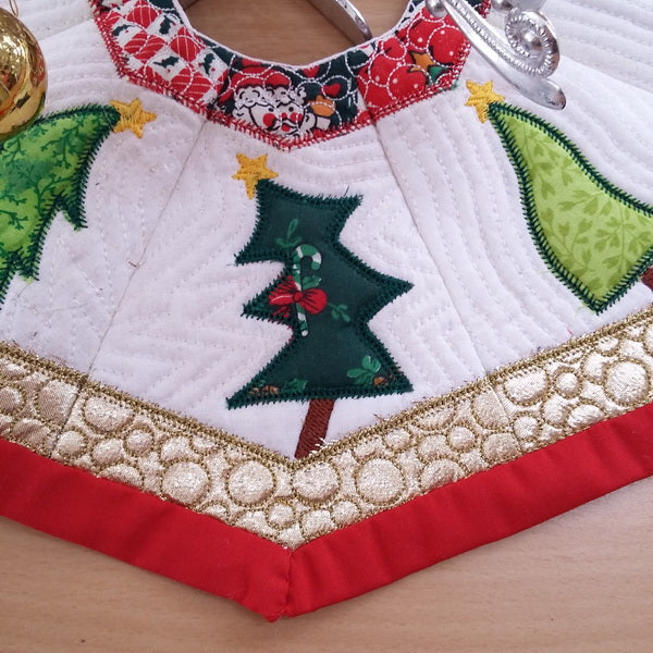 EWC145 Quilted Mini Tree Skirts