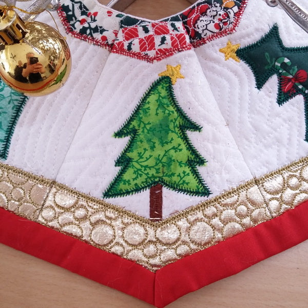 EWC145 Quilted Mini Tree Skirts