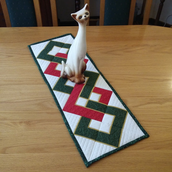 EWC146 Quilted Table Runner1