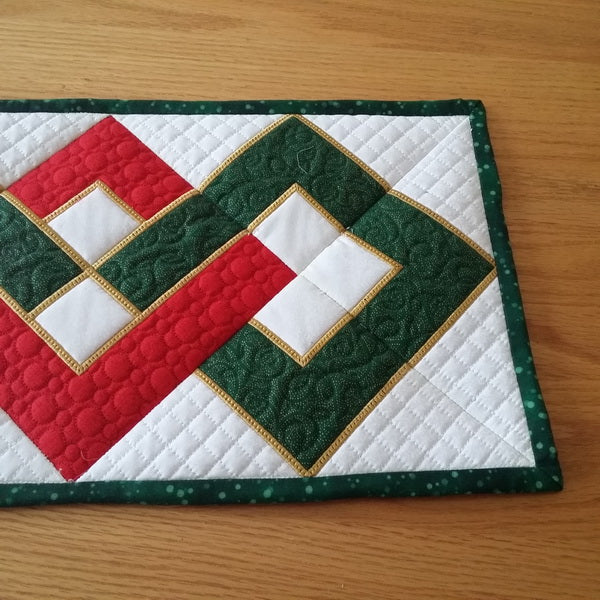 EWC146 Quilted Table Runner1