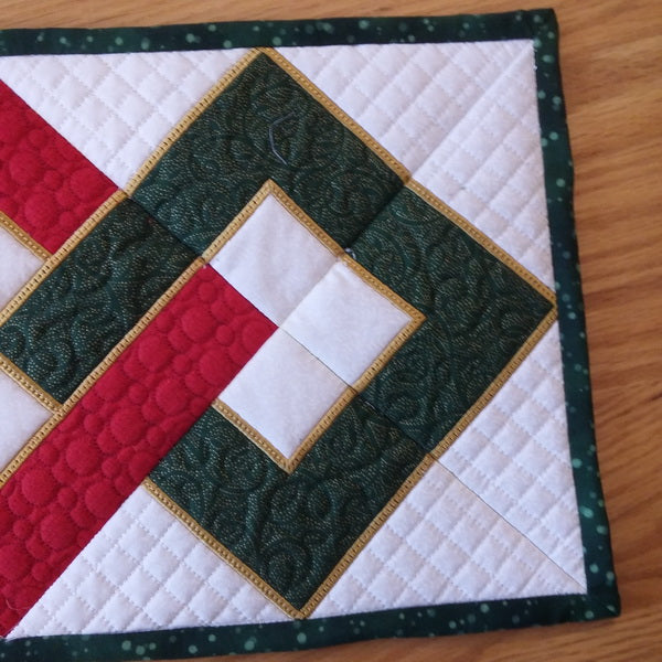 EWC146 Quilted Table Runner1