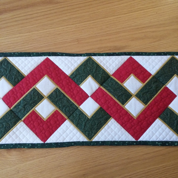 EWC146 Quilted Table Runner1