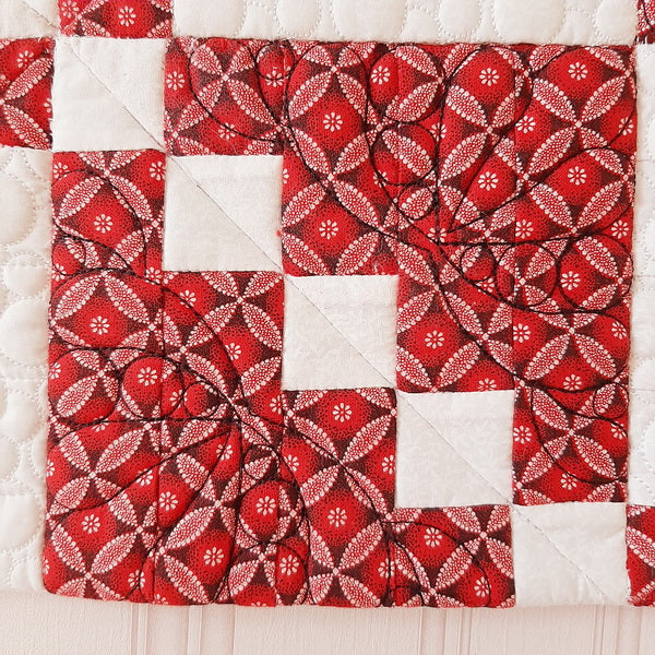 EWC151 ITH Rick Rack Table Runner
