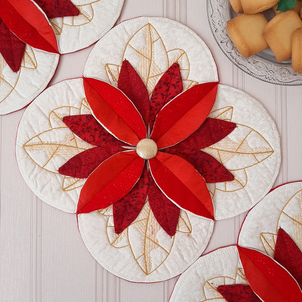EWC156 3D ITH Poinsettia Table Topper