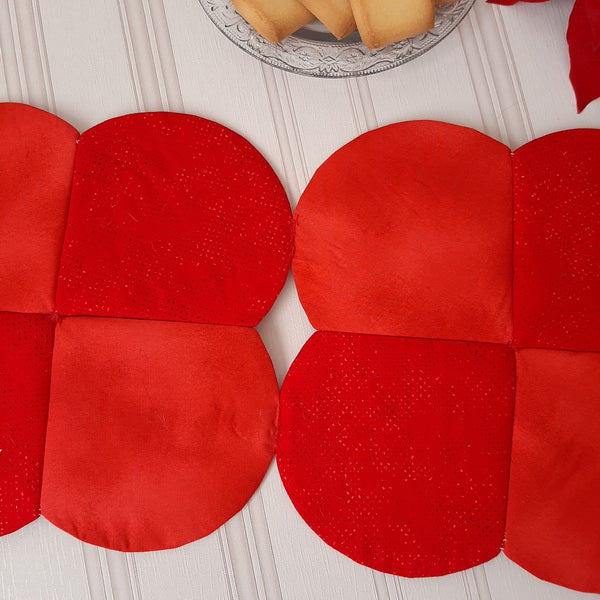EWC156 3D ITH Poinsettia Table Topper