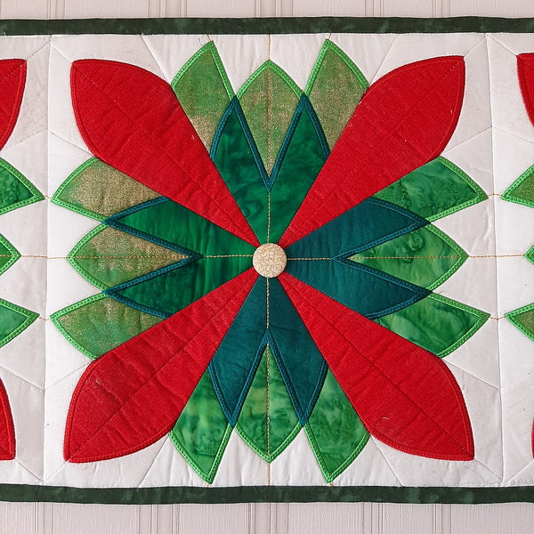 EWC157 Christmas Fan Table Runner