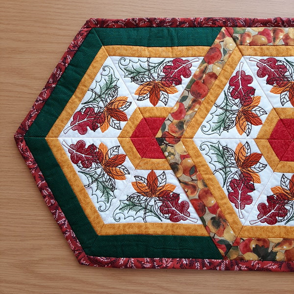EWC159 Autumn Leaf Triangle Frenzy Table Runner
