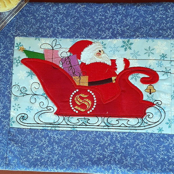 EWC161 Santa and Reindeer Table Runner