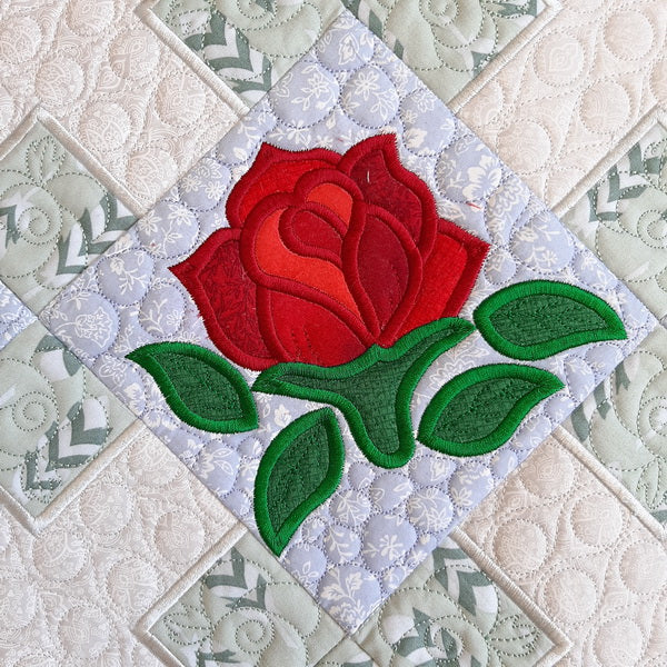 EWC167 IHQ Rose Trellis Table Runner