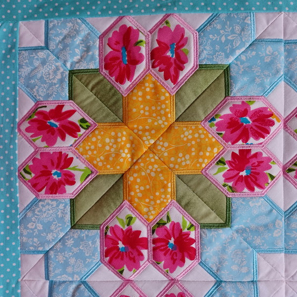 EWC176 Applique Peace In The Home Quilt