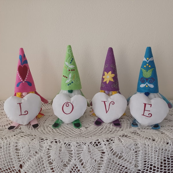 EWC202 Happy Gnomes and Heart Alpha Cushions